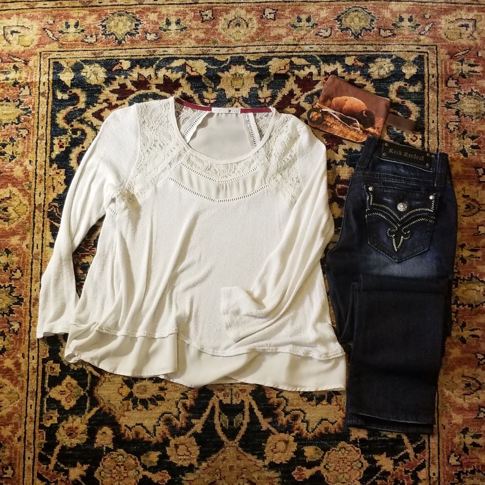 Hint of Mint Lace off white top